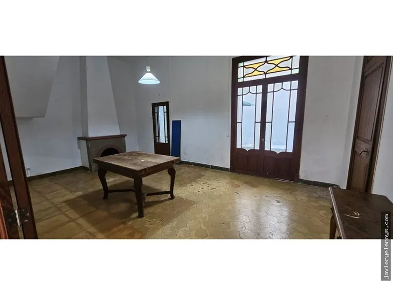 Semi-detached house for sale in Calle de València — photo 3