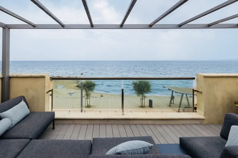 Elegant townhouse with garden and sea views in El Molinar — photo 1