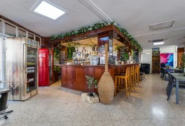 Golden Opportunity in El Arenal! Transfer of Hospitality Premises with Great History and Excellent Location — photo 9