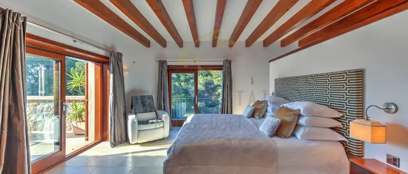 Large, modern natural-stone villa in Santa Ponsa in a sought-after residential area — photo 4