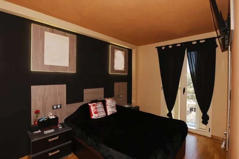 Apartment with communal swimming pool and private garage in Campos — photo 11