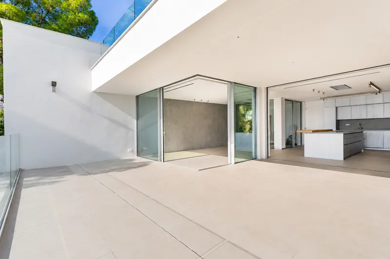 Modern new-build villa with sea views in the prestigious area of Santa Ponsa Mas — photo 9