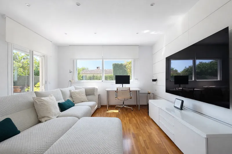 Duplex with private garden and pool with partial sea views in Bonanova — photo 12