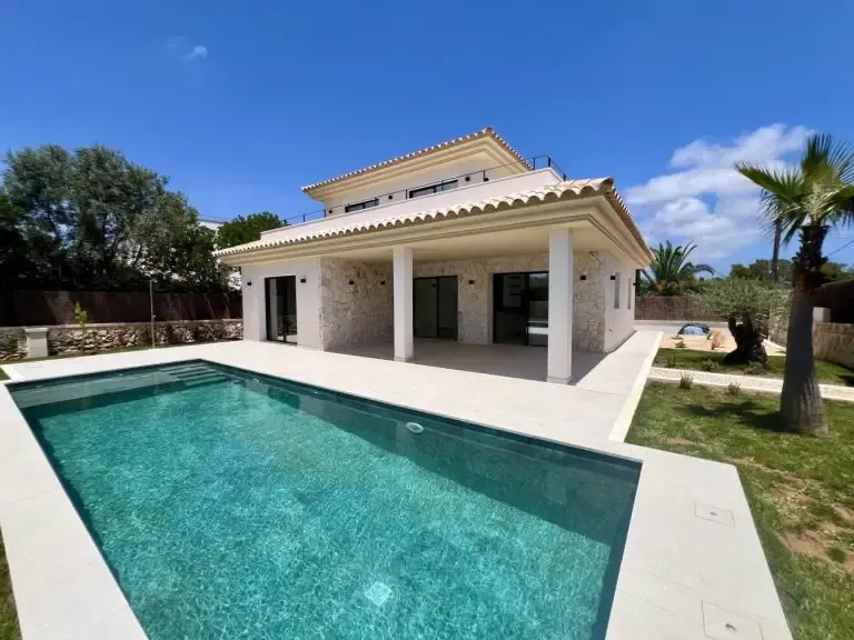 Modern new-build villa in Cala Llombards — photo 1