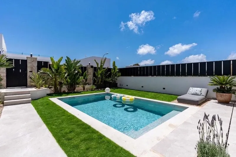 House in Sa Cabaneta with rooftop terrace, 360-degree views and high-quality finishes — photo 1