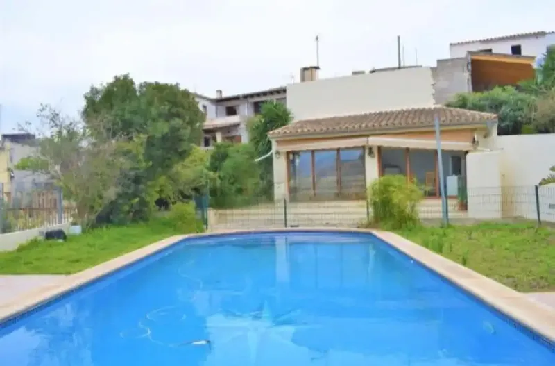 Nestled in the charming surroundings of Campanet, this magnificent detached house offers the perfect balance between tranquility, space — photo 2