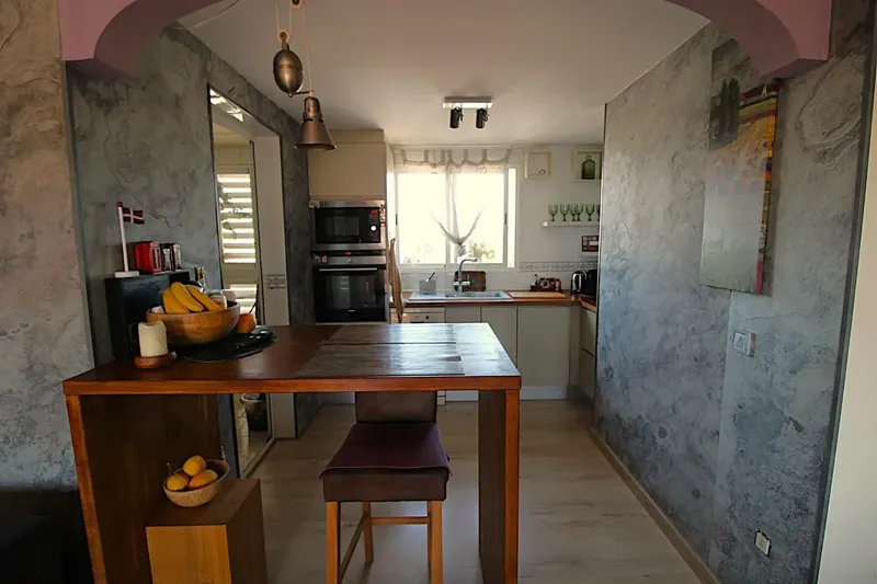 Fantastic duplex penthouse for sale in Maioris. It consists of living-dining room, equipped American kitchen and laundry room, and access to terrace with views — photo 6