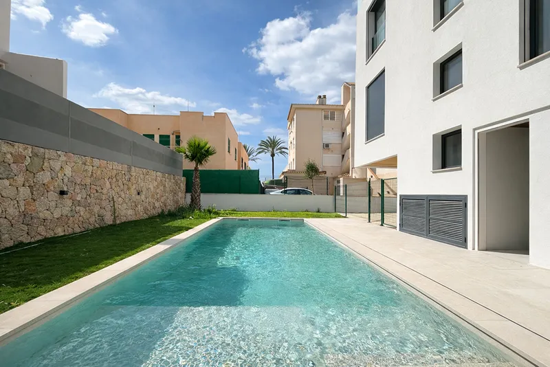 New contemporary duplex penthouse with private terrace, pool and sea views in Palma — photo 3