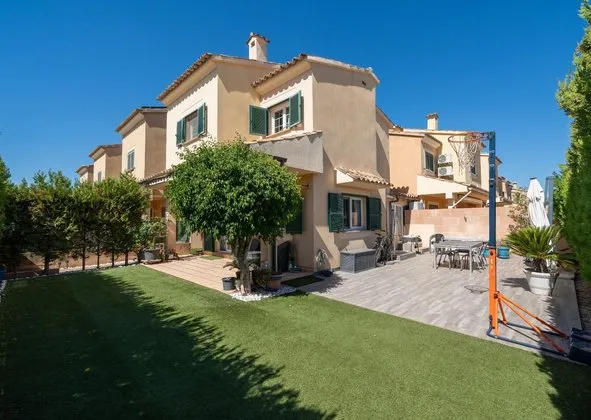 Semi-detached house in Calle Llorenç Moya, Sa Cabana - Can Carbonell - Ses Cases Noves, Marratxi — photo 1