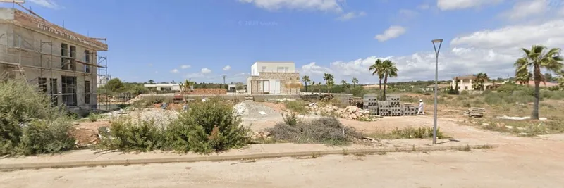 Building plot in Sa Ràpita with license for single-family home with pool, 806 m² plot — photo 1