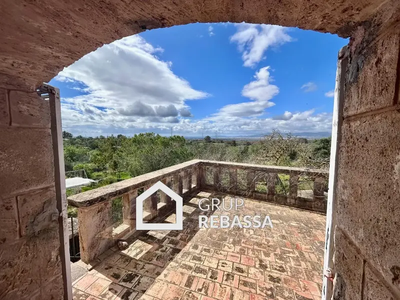 Grup Rebassa presents exclusively the sale of this spectacular two-story village house in Mallorca, in the municipality of Marratxí, in — photo 3