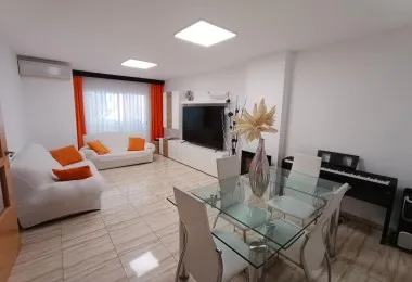Apartment for sale on Calle Reis Católico with 4 bedrooms and a large private terrace — photo 7