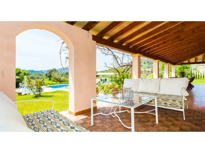 6-bedroom chalet with large garden and pool — photo 10