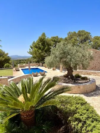 Spectacular luxury finca in a fantastic location with separate casita area and pool landscape — photo 1