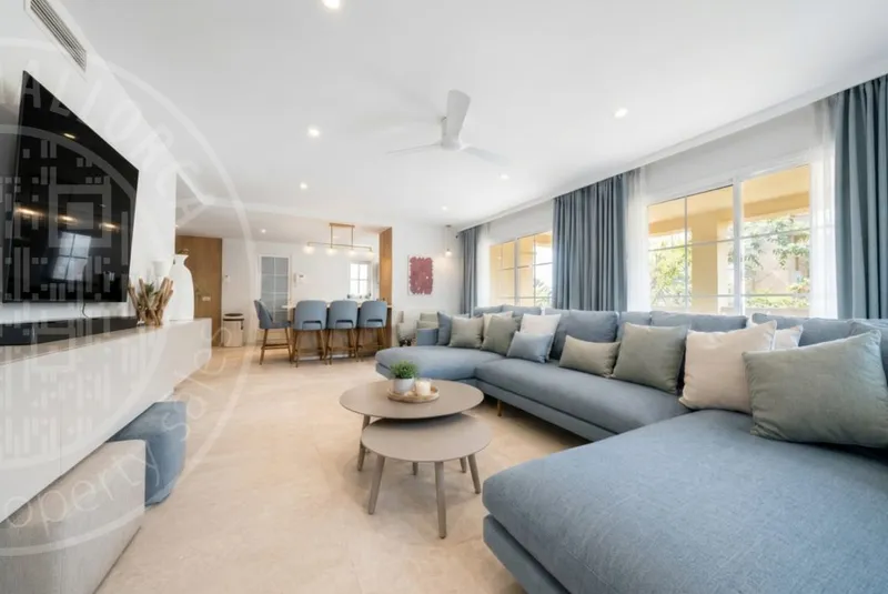 260607 – Stylish Sea View Home — photo 5