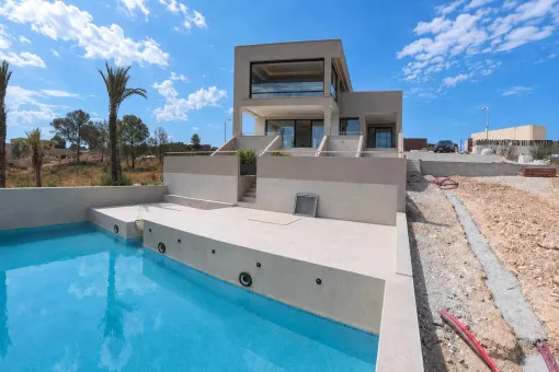 Son Gual, modern new-build villa with infinity pool and spacious terraces in Son Gual — photo 2