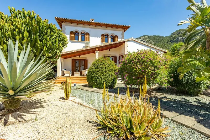 Mediterranean villa in Andratx with mountain views and idyllic garden — photo 1
