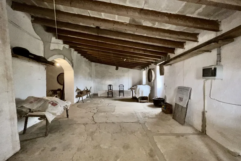 Rustic finca with agricultural outbuildings in Felanitx — photo 9