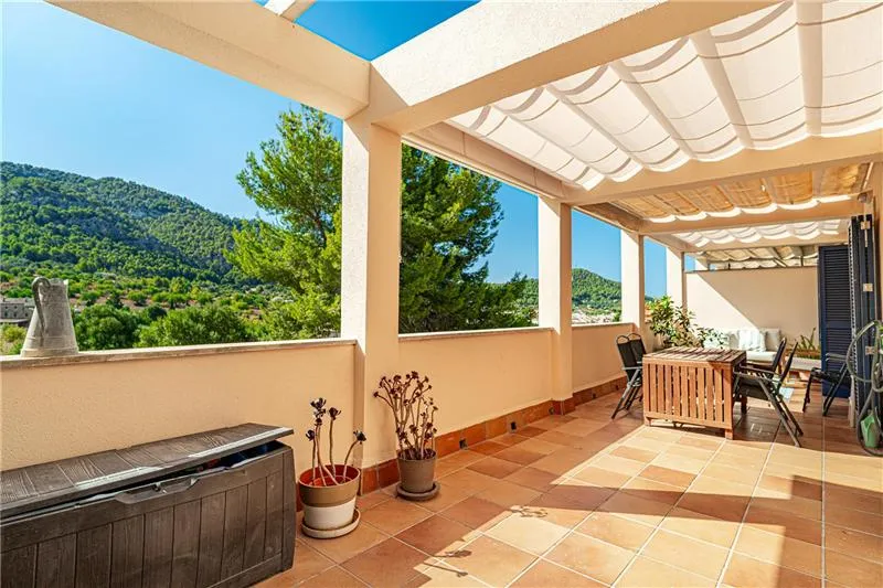 Apartment with terrace in a residential complex with swimming pool and open views — photo 1