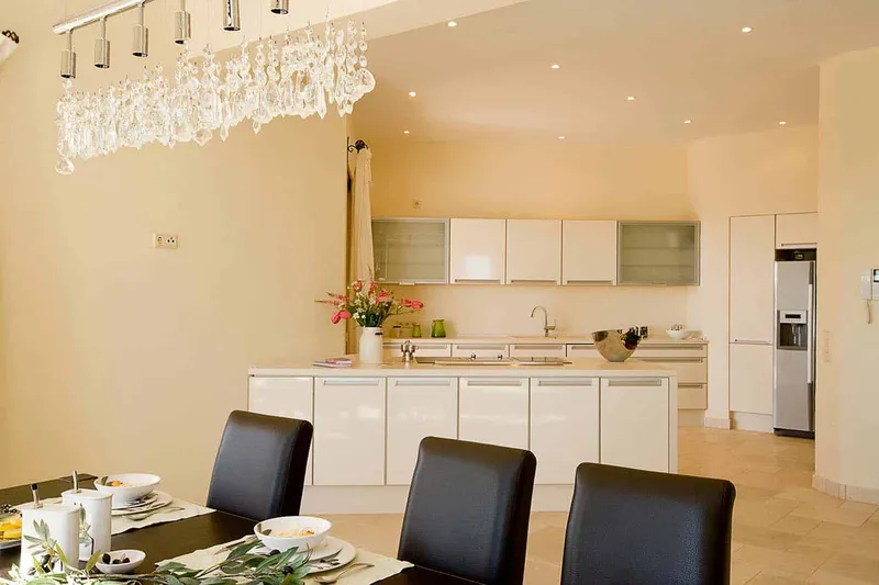 Luxury estate on 50,500 m² land for rent — photo 11