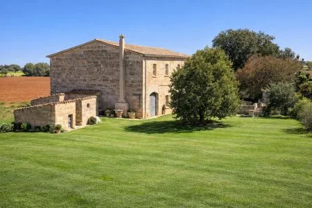 Rustic property - Algaida, built surface 490 m², plot surface 31,211 m², 7 bedrooms, 7 bathrooms. — photo 1