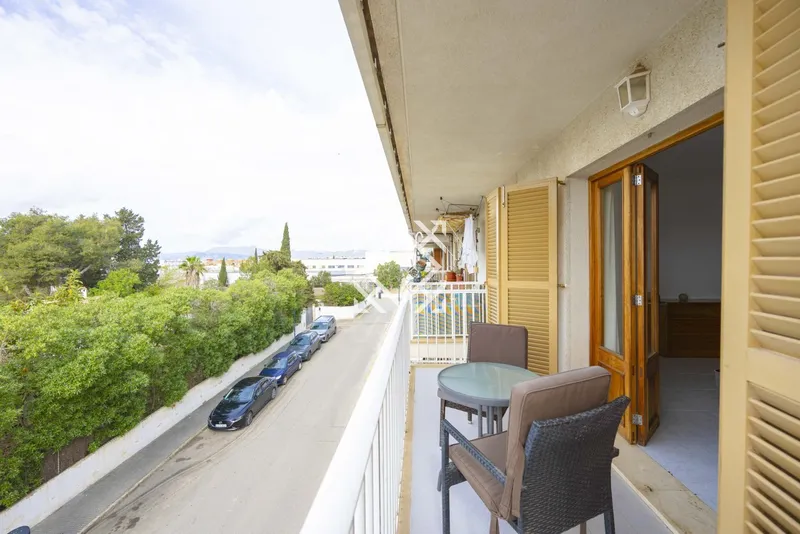 Apartment for sale in a privileged location in Puerto de Alcudia, Mallorca. — photo 2