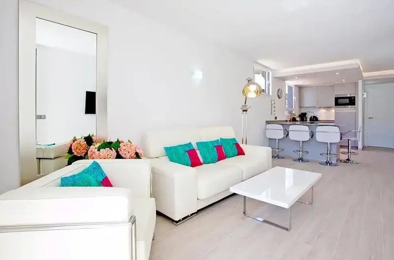 Ground floor apartment for sale in Puerto Andratx, elegantly renovated and located just opposite the prestigious — photo 2