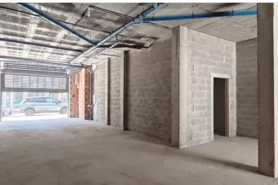 CommercialSpaceRent PaseoFerrocarril 180sqm terrace — photo 1
