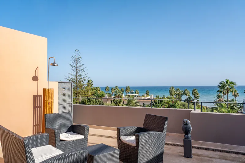 Exclusive penthouse with two large terraces and fantastic sea views – Port Verd — photo 10
