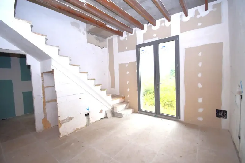 We present this fantastic home of 108.5 m2 built located on a quiet street in Muro, with easy access to the school area. — photo 2