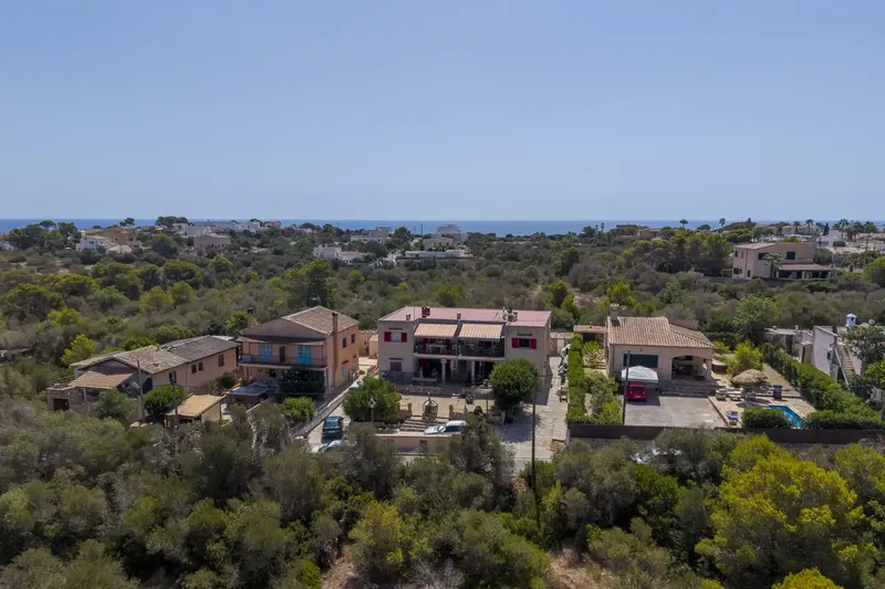 Fantastic investment opportunity in one of Mallorca's most attractive coastal areas, located just 450 meters from the spectacular — photo 1
