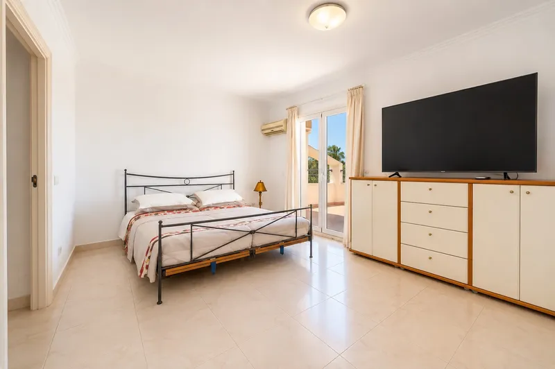 Spacious Villa for Sale in Nova Santa Ponsa — photo 10