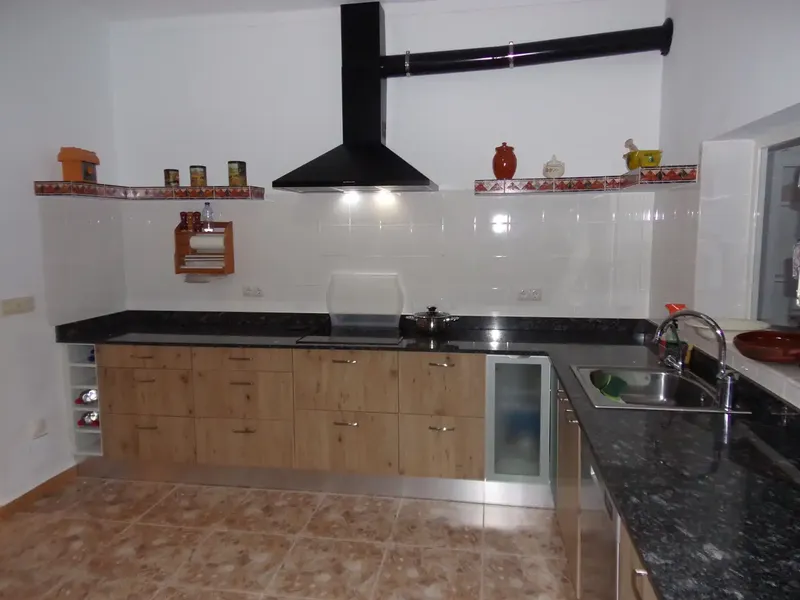 House in Vilafranca de Bonany, calle S'Escorxador, no. 15, with a total built area of 271 m2, on an urban plot of 421 m2. It is a — photo 6