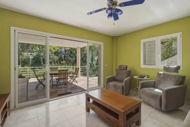 Large detached house with garden for sale in Portals Nous, southwest Mallorca — photo 3