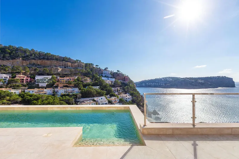 Modern renovated luxury villa with breathtaking sea views — photo 3