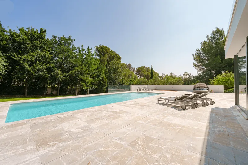 Holiday and seasonal rental: Chalet for rent available during the summer months in Son Vida — photo 2
