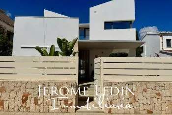 Modern Villa with 4 bedrooms, 3 bathrooms, swimming pool and tourist license — photo 1