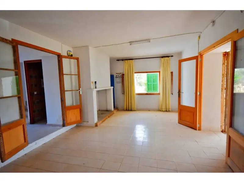 Two minutes from Santa Margalida, on the way to the beach we find this property with a plot of 7048 m2 and buildings — photo 7