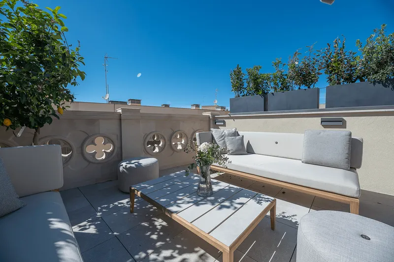 Terraced house with terrace and pool in the old town of Palma — photo 1