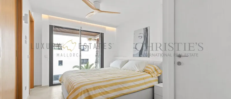 Duplex penthouse in Playa de Palma with rooftop terrace and pool — photo 6
