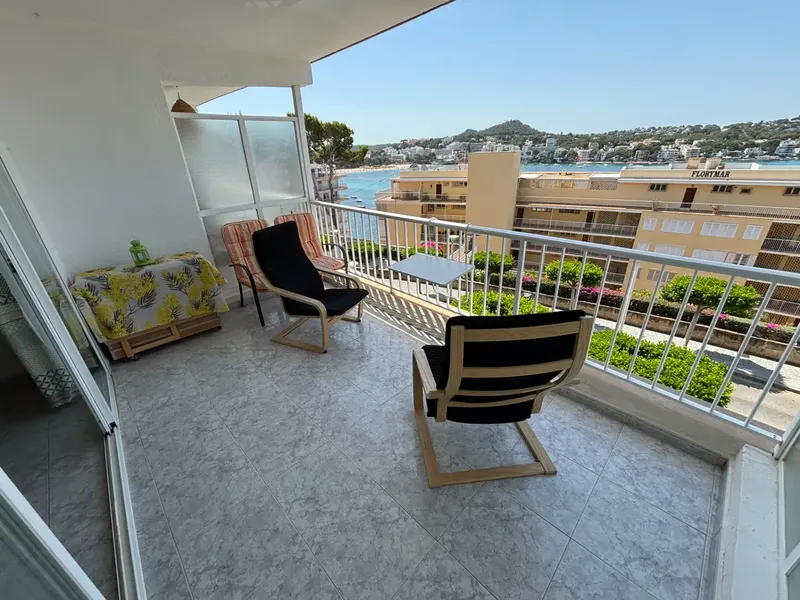 Apartment with terrace and sea views near the center of Santa Ponsa, next to the beach — photo 10