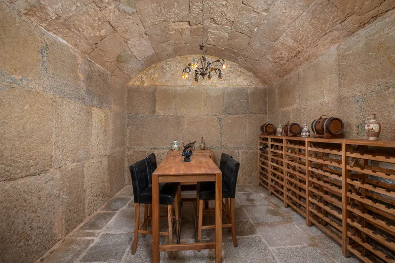 Majestic 12th century palace in the heart of Palma — photo 8
