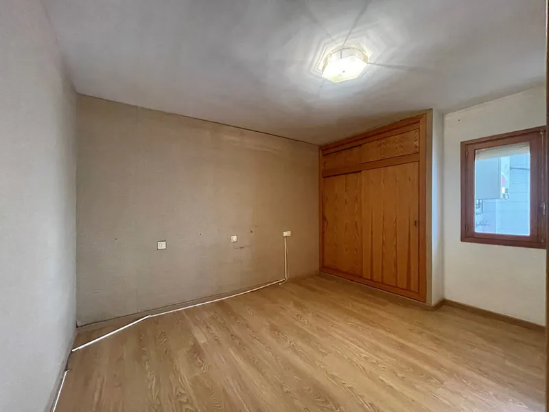 Spacious apartment with balcony, 3 bedrooms, 2 bathrooms, terrace, and elevator. Palma Old Town. — photo 3