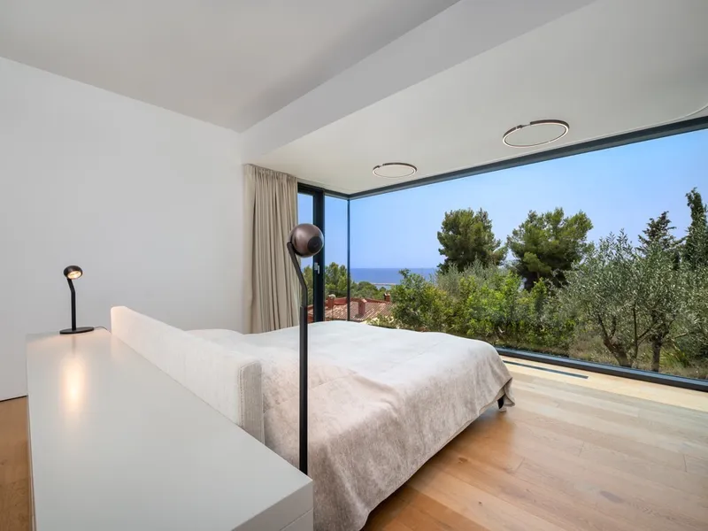 Brightful villa with pool and sea views — photo 12