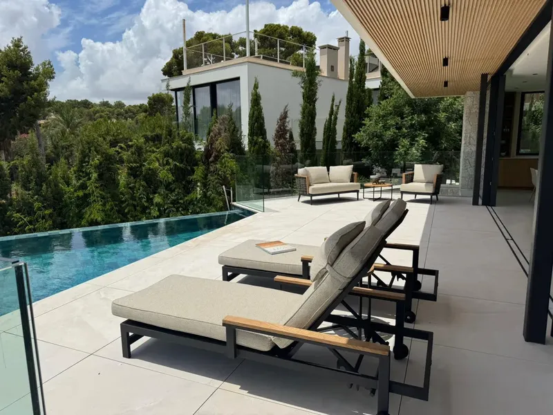 Exceptional New-Build Villa Moments from the Sea in Old Bendinat — photo 1