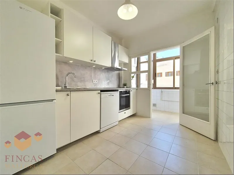 3rd floor apartment without elevator in Plaza España, Palma – 4 rooms, 103 m² – NOT AVAILABLE — photo 3