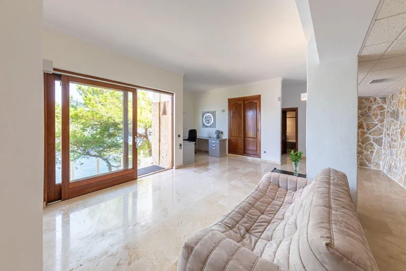 Exclusive Villa for Sale in Mallorca in Santa Ponsa — photo 2