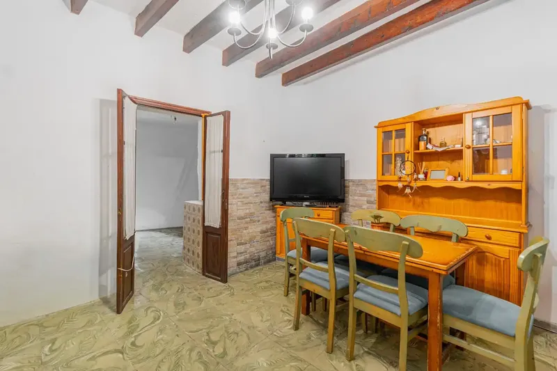 House of 211 m2 for renovation in Inca for sale — photo 4