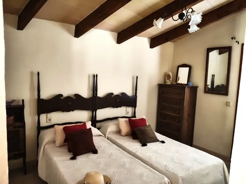 Beautiful finca in Sa Pobla, with 3300 m2, and house of 56 m2, with 1 bedroom, bathroom, living-dining room with fireplace, and kitchen, no electricity, works — photo 10