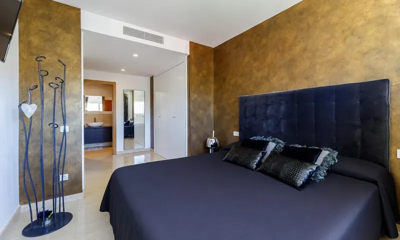 Apartment in modern building with community pool and... — photo 4